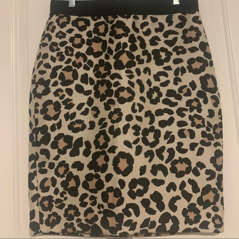 Ann Taylor Spring Leopard Pencil Skirt Size 10 NWT - Picture 3 of 8